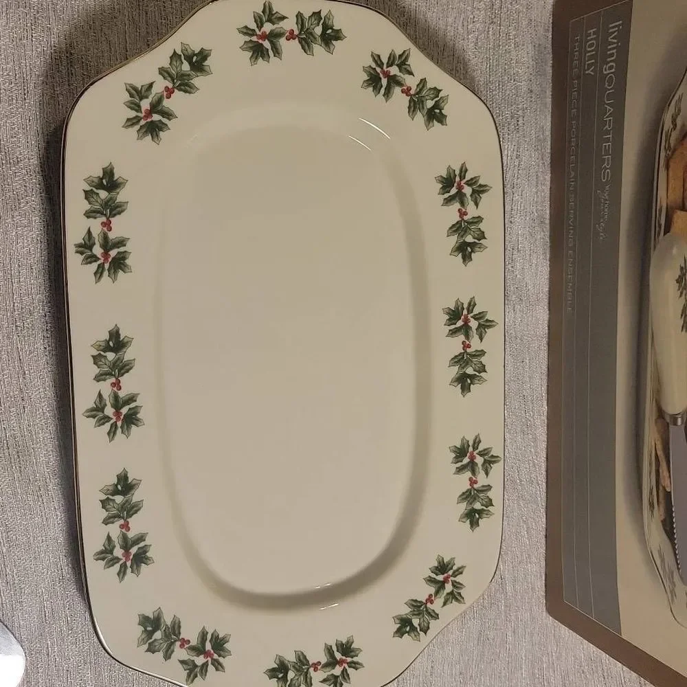 Living Quarters‎ Holiday Holly Christmas 3 Piece Pocelain Serving Ensemble